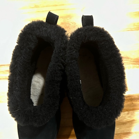 UGG CLASSIC MINI FLUFF SPILL SEAM - Picture 9 of 12